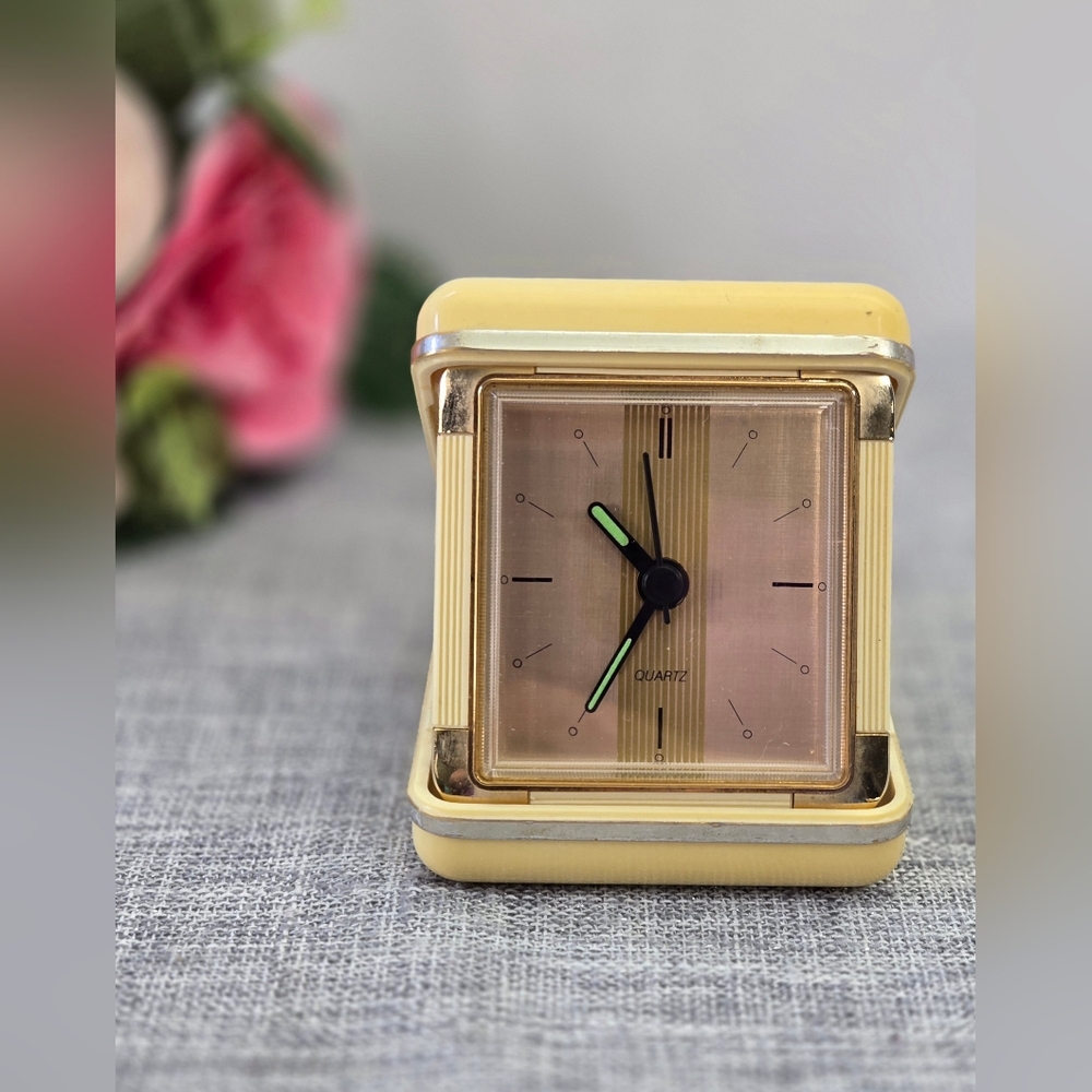 Vintage Quartz Travel Clock W Beige Pastic Case, Works, Battery Operated, Japan